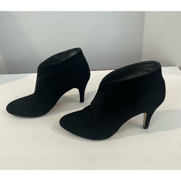 Adrienne Vittadini Women’s Black Suede Trippin Bootie Shoes Size 8M - Picture 1 of 10